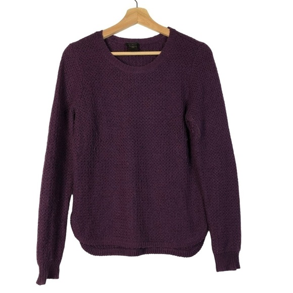 Ann Taylor Plum Purple Rounded Hem Crewneck Pullover Sweater XS - Picture 1 of 3